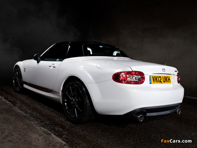 Photos of Mazda MX-5 Roadster-Coupe Kuro (NC2) 2012 (640 x 480)