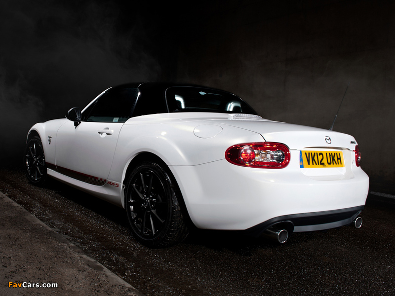 Photos of Mazda MX-5 Roadster-Coupe Kuro (NC2) 2012 (800 x 600)