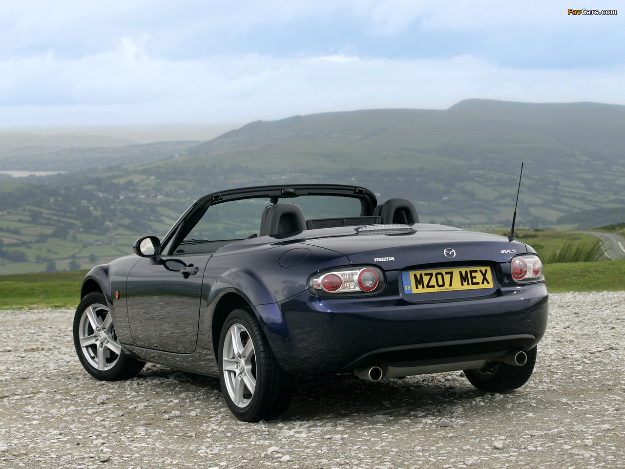 Pictures of Mazda MX-5 Roadster-Coupe UK-spec (NC1) 2005–08 (1280 x 960)