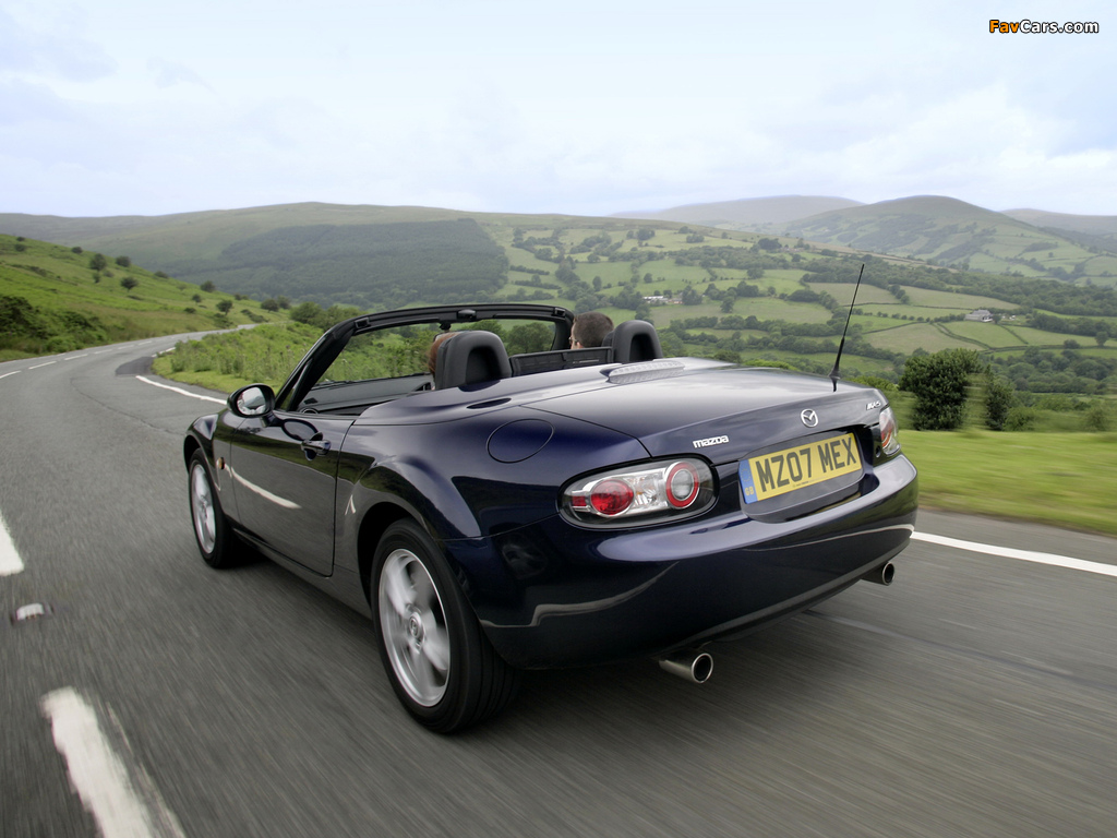 Pictures of Mazda MX-5 Roadster-Coupe UK-spec (NC1) 2005–08 (1024 x 768)