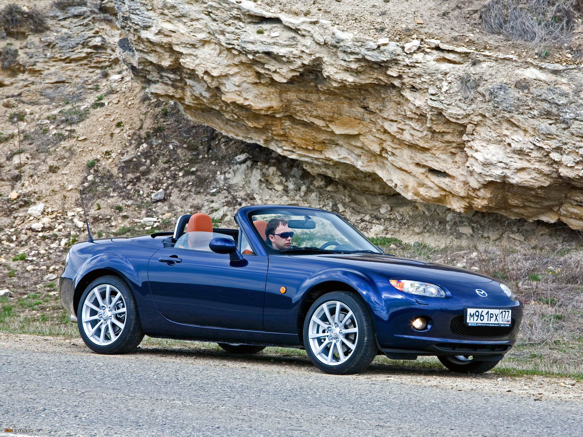 Pictures of Mazda MX-5 Roadster-Coupe (NC) 2005–08 (2048 x 1536)