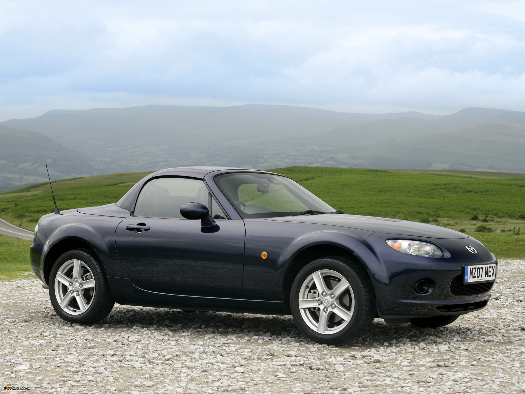 Pictures of Mazda MX-5 Roadster-Coupe UK-spec (NC1) 2005–08 (2048 x 1536)