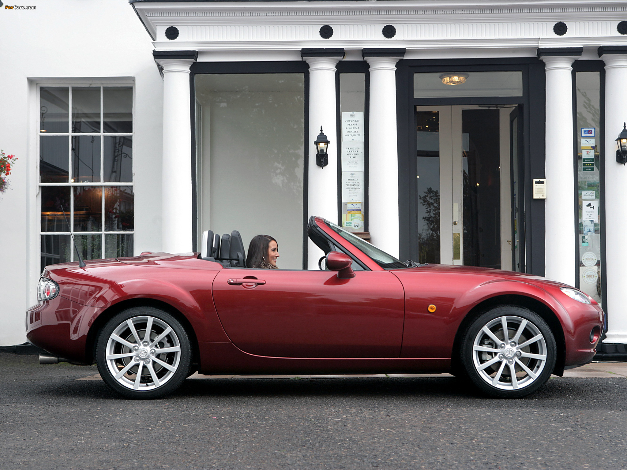 Pictures of Mazda MX-5 Roadster-Coupe UK-spec (NC1) 2005–08 (2048 x 1536)