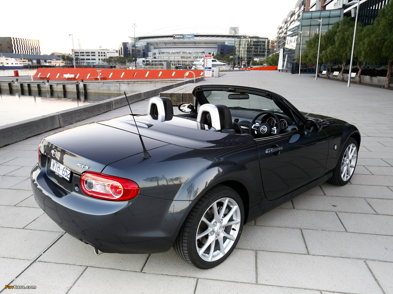 Pictures of Mazda MX-5 Roadster-Coupe AU-spec (NC2) 2008–12 (1280 x 960)