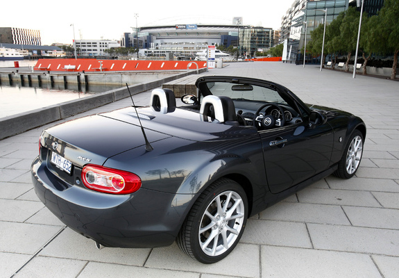 Pictures of Mazda MX-5 Roadster-Coupe AU-spec (NC2) 2008–12