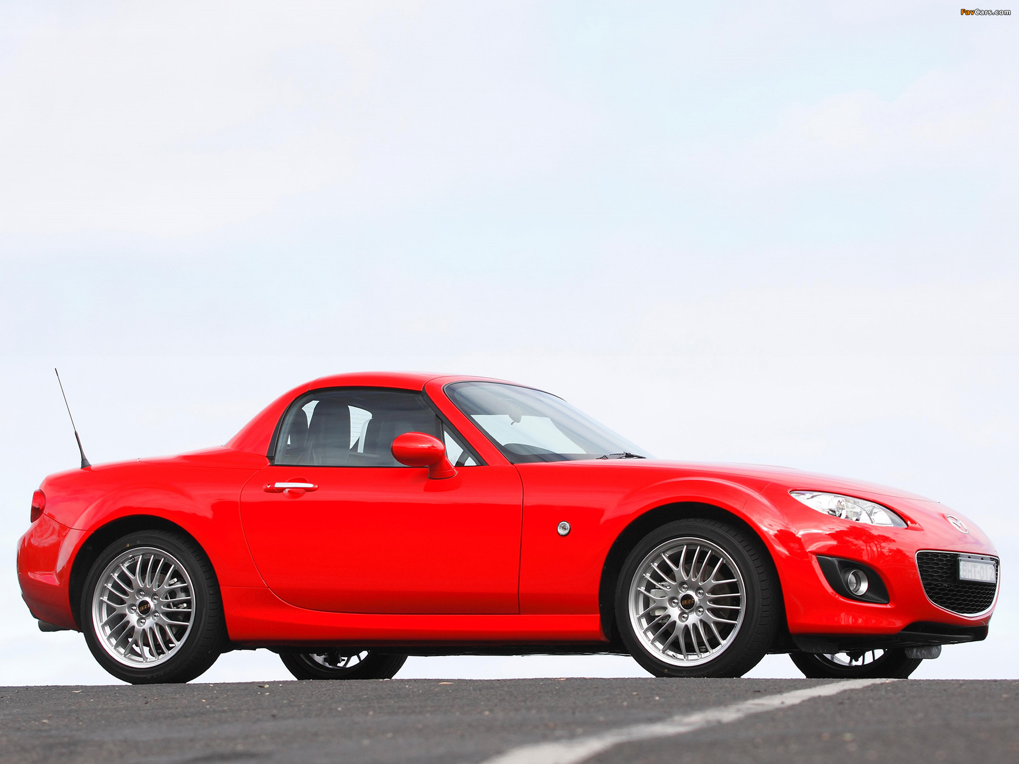 Pictures of Mazda MX-5 Roadster-Coupe Sports (NC2) 2008–12 (2048 x 1536)