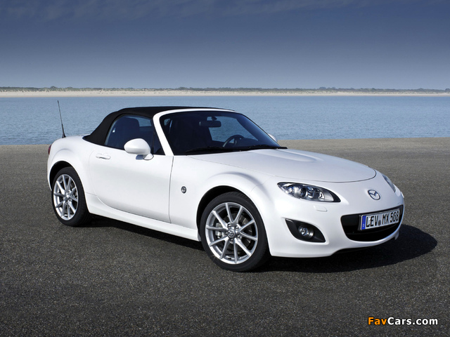 Pictures of Mazda MX-5 Roadster (NC2) 2008–12 (640 x 480)