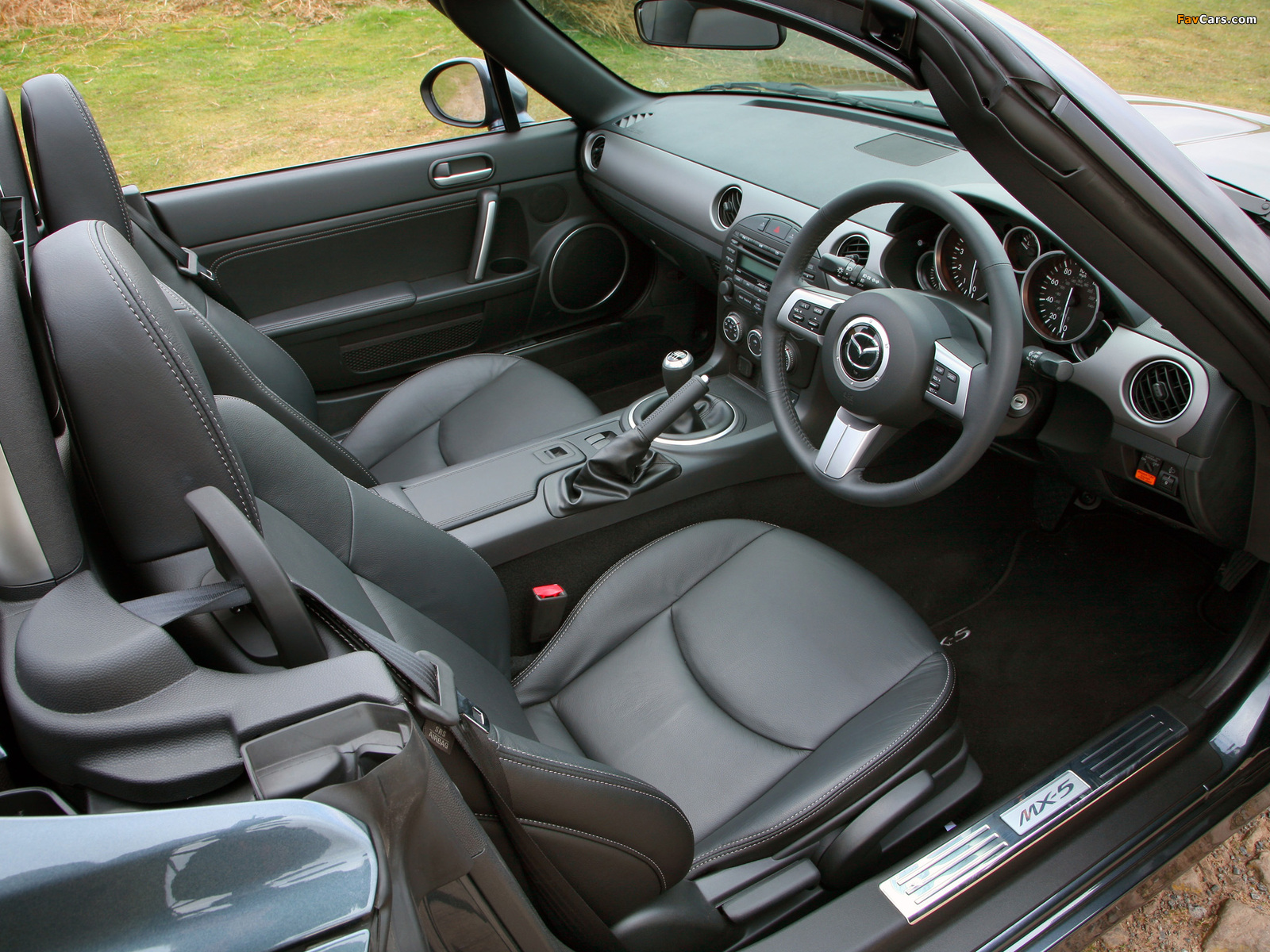 Pictures of Mazda MX-5 Roadster-Coupe UK-spec (NC2) 2008–12 (1600 x 1200)