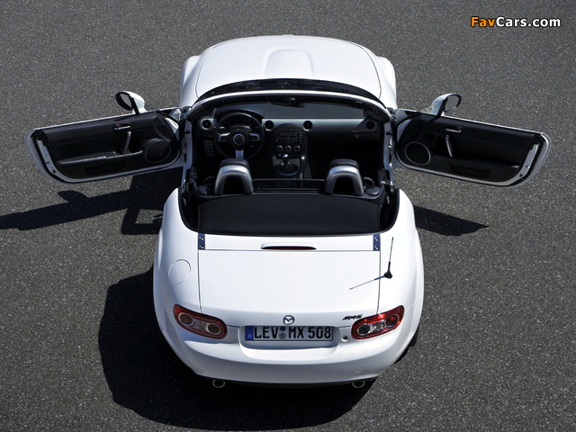 Pictures of Mazda MX-5 Roadster (NC2) 2008–12 (640 x 480)