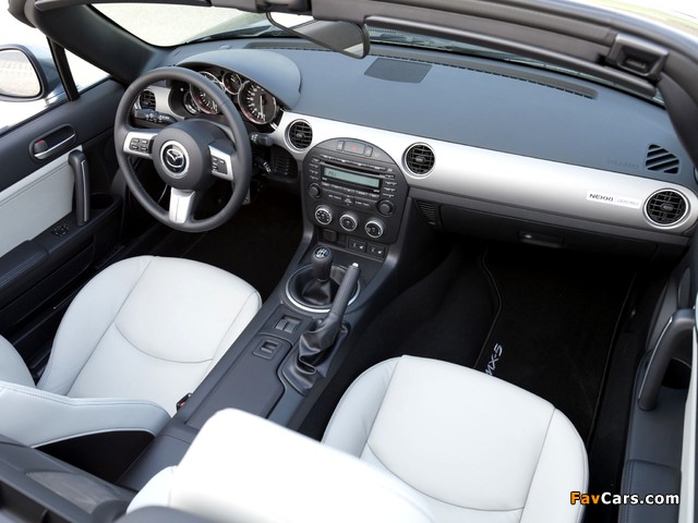Pictures of Mazda MX-5 Roadster-Coupe Nekki (NC2) 2011 (640 x 480)