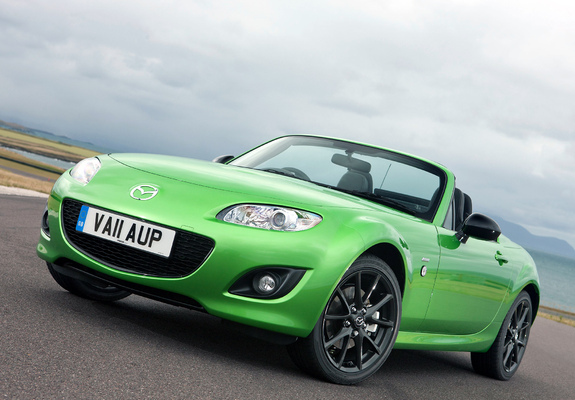 Pictures of Mazda MX-5 Roadster-Coupe Sport Black UK-spec (NC2) 2011