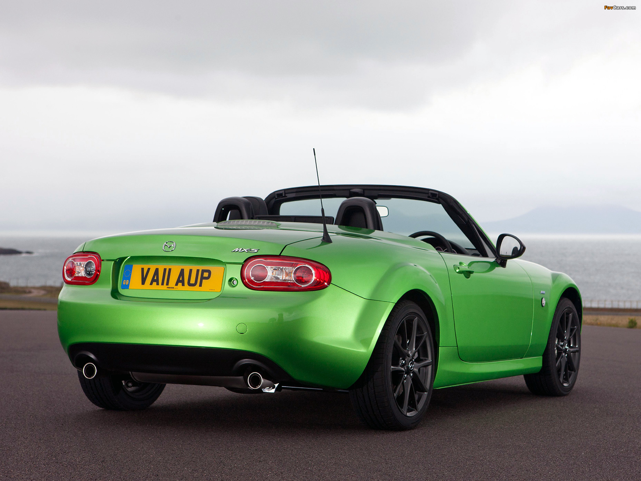 Pictures of Mazda MX-5 Roadster-Coupe Sport Black UK-spec (NC2) 2011 (2048 x 1536)