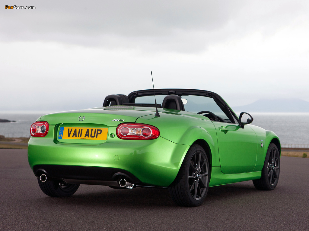 Pictures of Mazda MX-5 Roadster-Coupe Sport Black UK-spec (NC2) 2011 (1024 x 768)