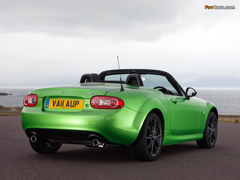 Pictures of Mazda MX-5 Roadster-Coupe Sport Black UK-spec (NC2) 2011 (800 x 600)
