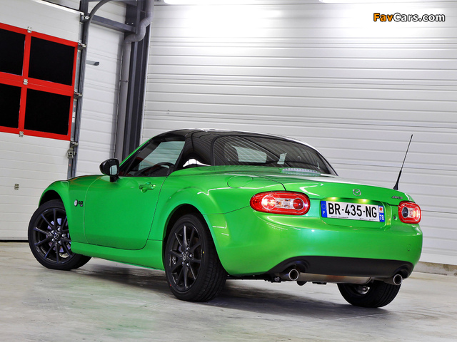 Pictures of Mazda MX-5 Roadster-Coupe Sport Black FR-spec (NC2) 2011 (640 x 480)