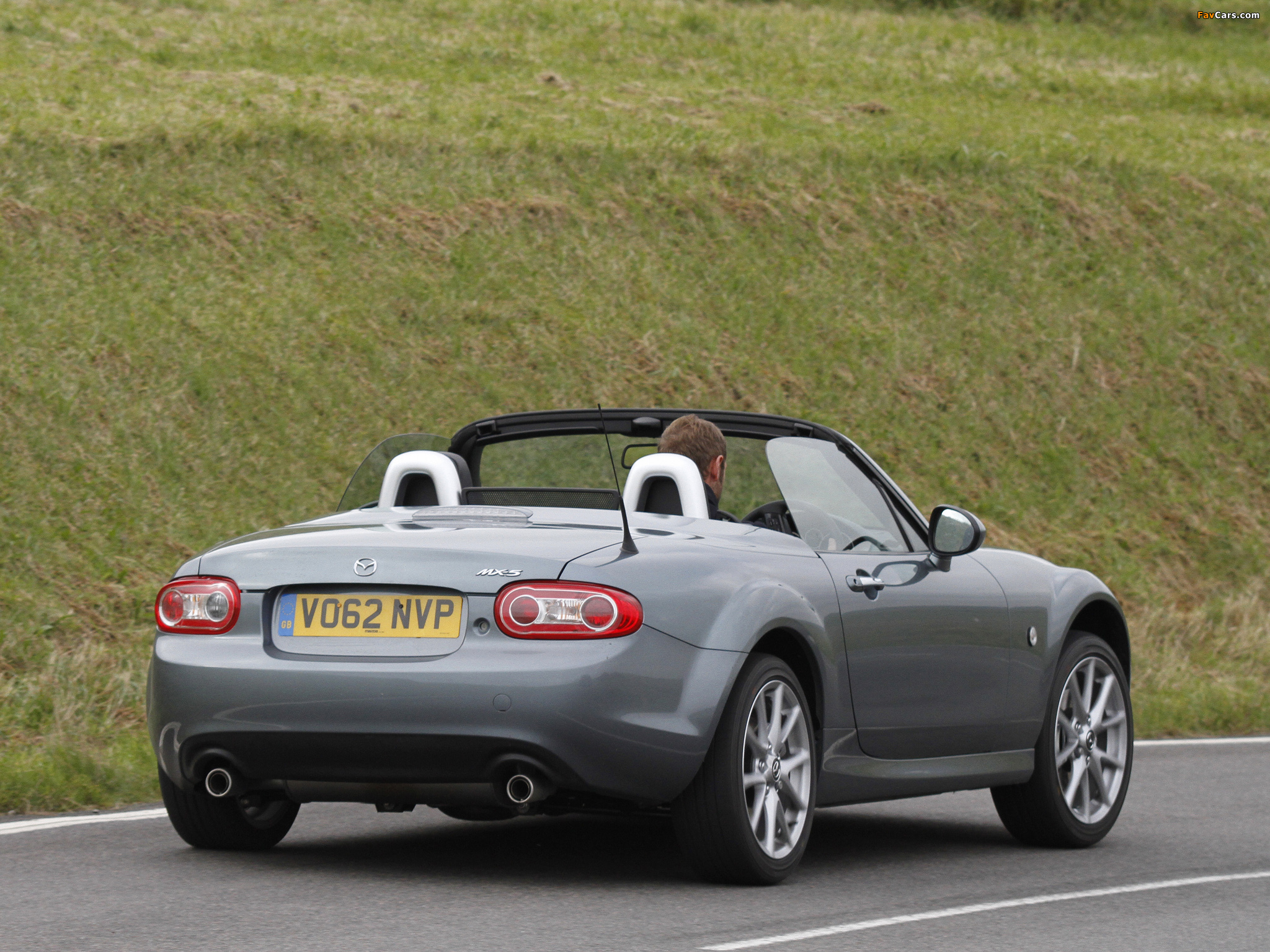 Pictures of Mazda MX-5 Roadster-Coupe UK-spec (NC3) 2012 (2048 x 1536)