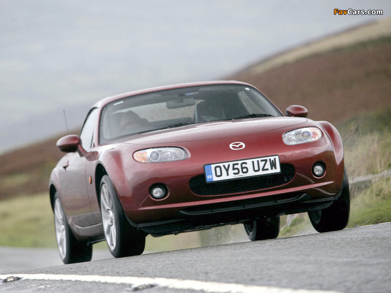 Mazda MX-5 Roadster-Coupe UK-spec (NC1) 2005–08 wallpapers (800 x 600)