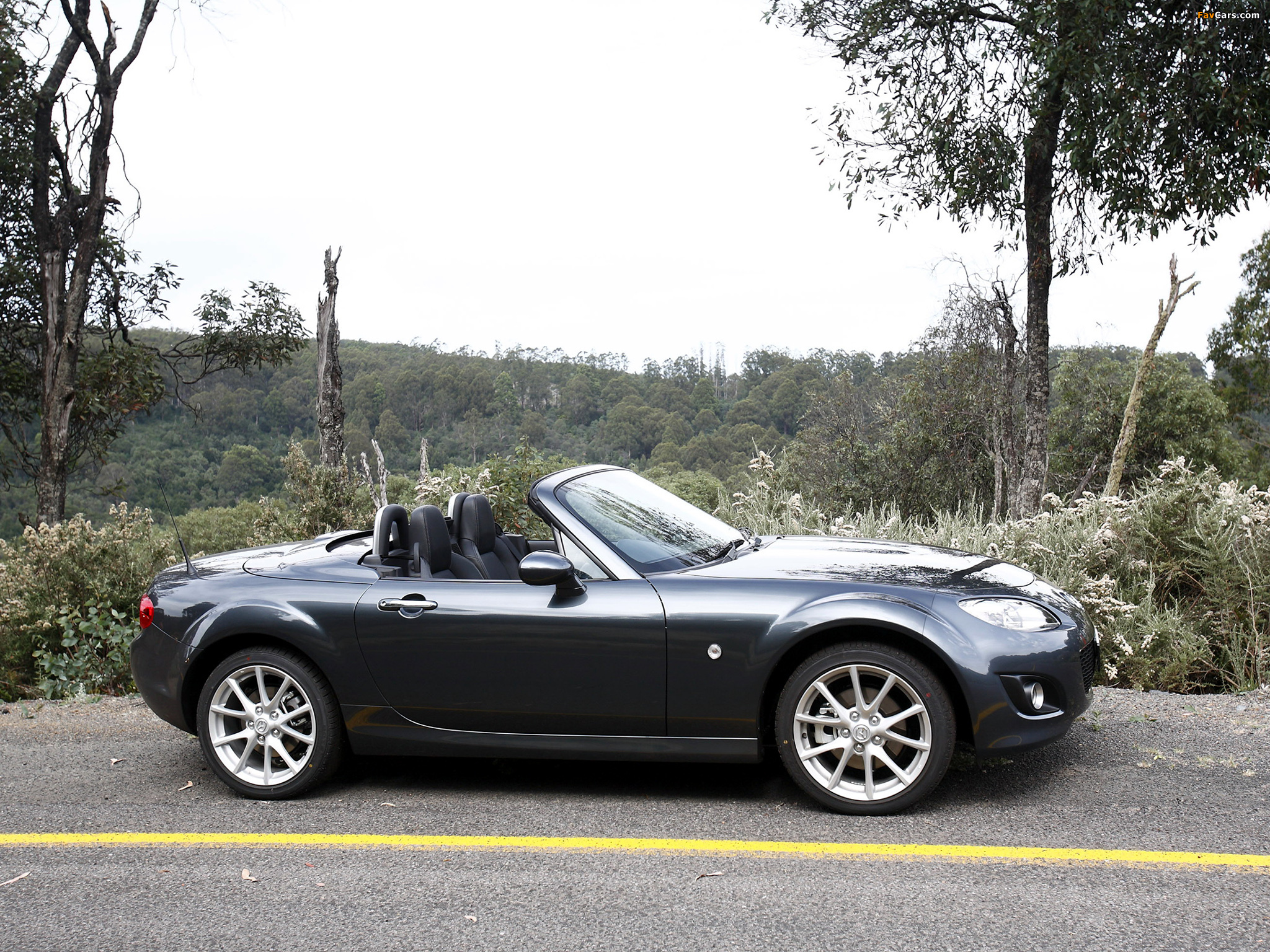 Mazda MX-5 Roadster-Coupe AU-spec (NC2) 2008–12 wallpapers (2048 x 1536)