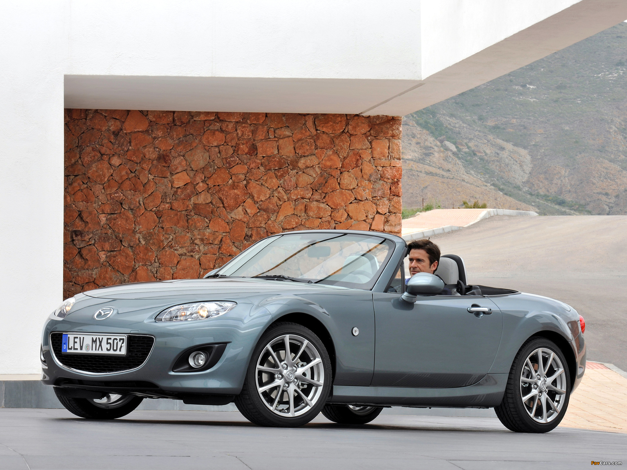 Mazda MX-5 Roadster Kaminari (NC2) 2011 wallpapers (2048 x 1536)