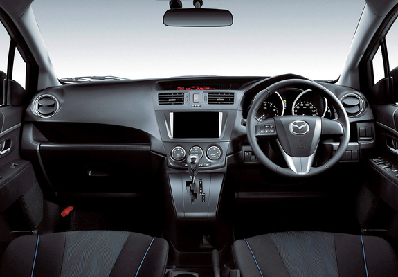 Images of Mazda Premacy (CWEFW) 2010