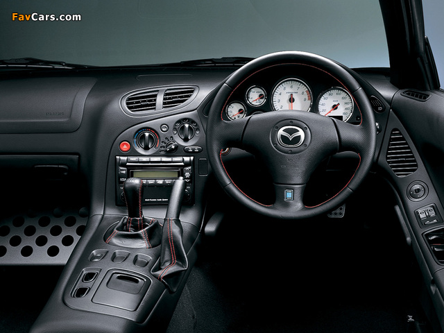 Photos of Mazda RX-7 Type RZ (FD3S) 2000–03 (640 x 480)