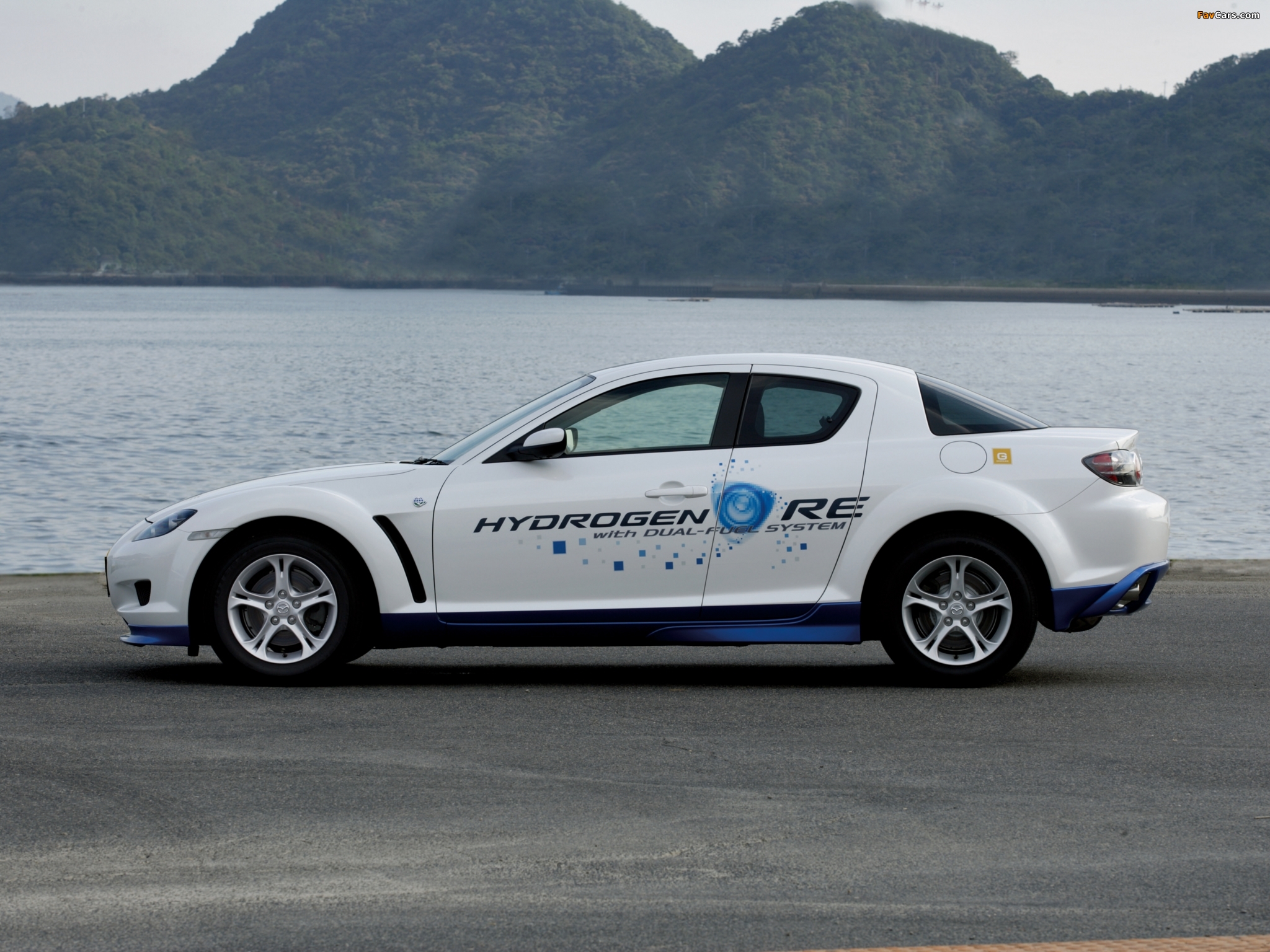 Pictures of Mazda RX-8 Hydrogen RE 2004–08 (2048 x 1536)