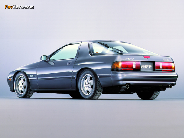 Mazda Savanna RX-7 GT-R (FC) 1985–91 photos (640 x 480)