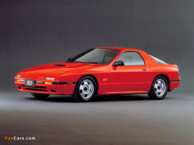 Mazda Savanna RX-7 GT (FC) 1985–91 pictures (640 x 480)