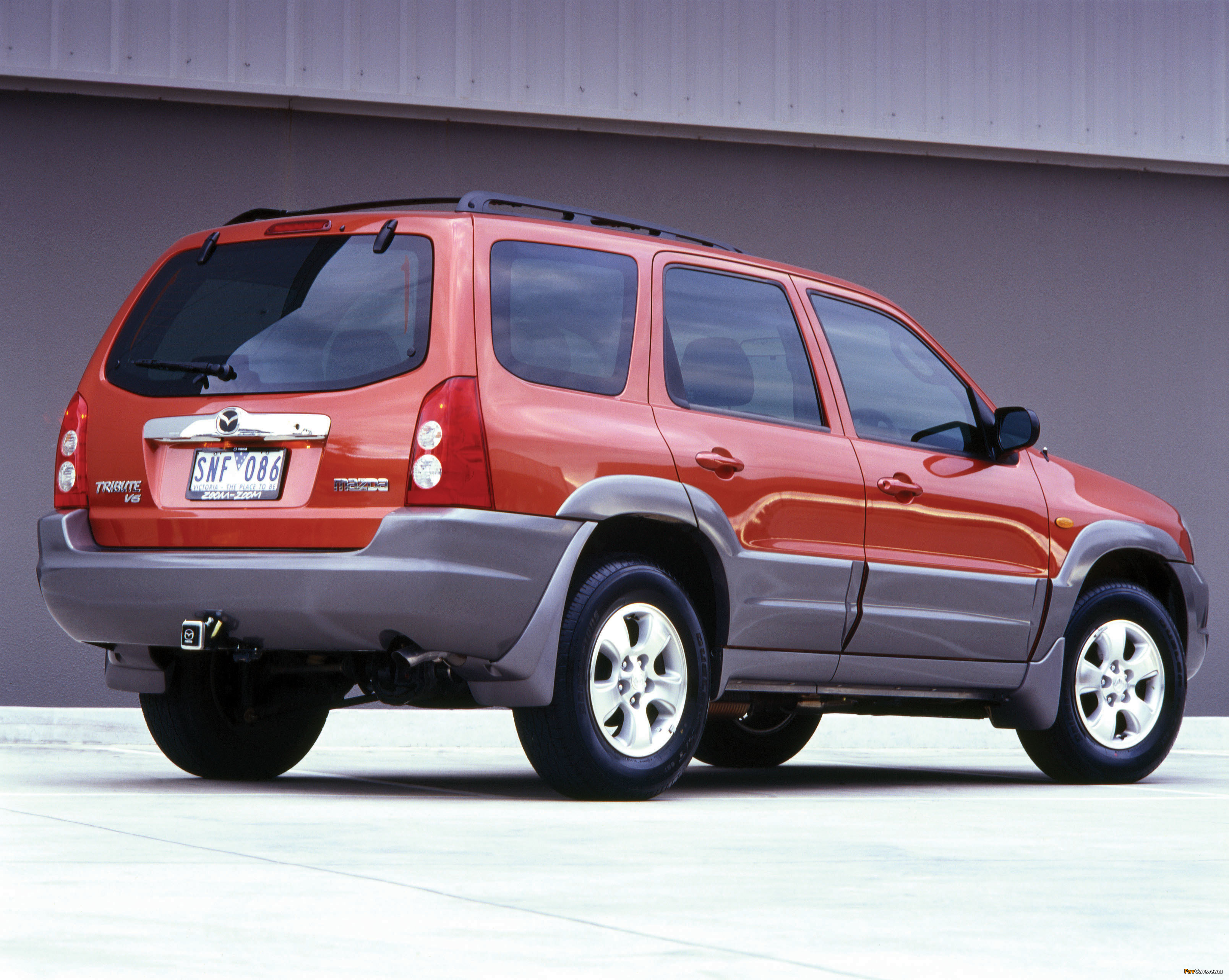 Photos of Mazda Tribute AU-spec (J14) 2001–2004 (3216 x 2565)