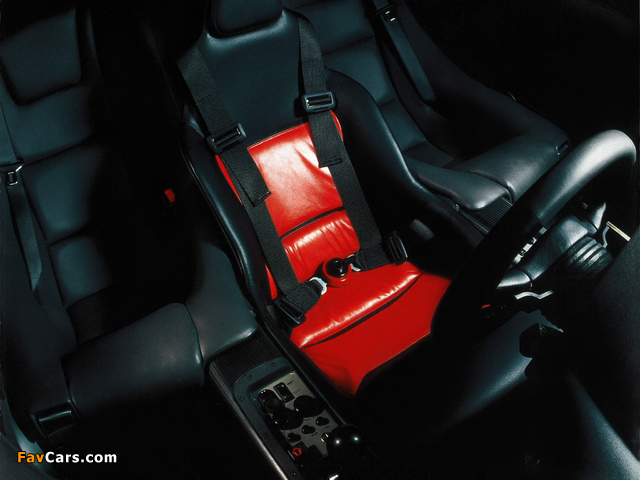 Photos of McLaren F1 Clinic Model 1992 (640 x 480)