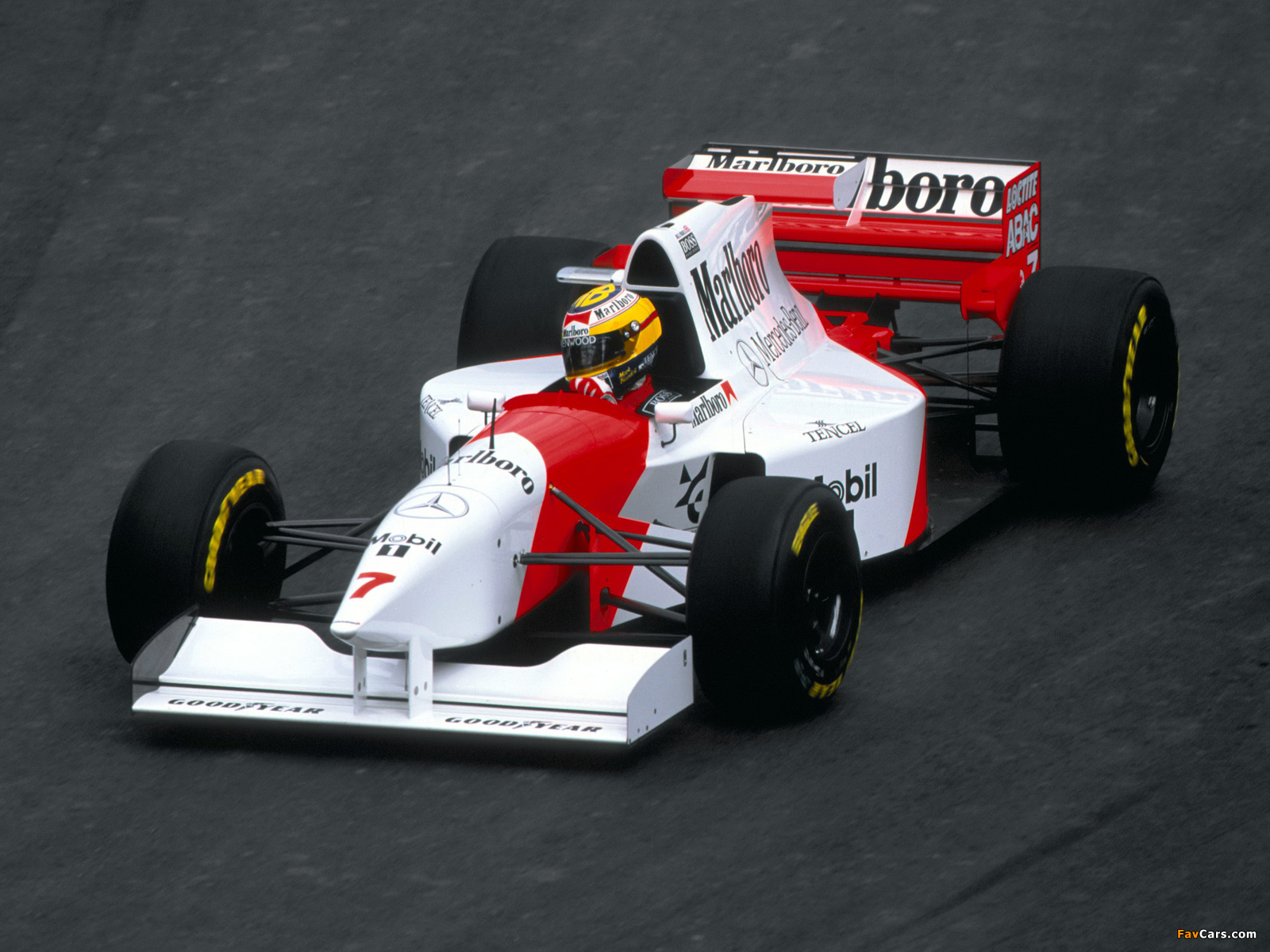 Images of McLaren Mercedes-Benz MP4-10 1995 (1600 x 1200)