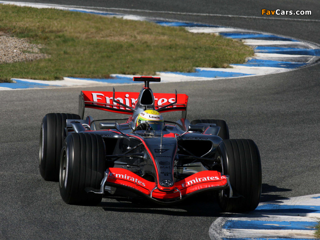 Images of McLaren Mercedes-Benz MP4-21 2006 (640 x 480)