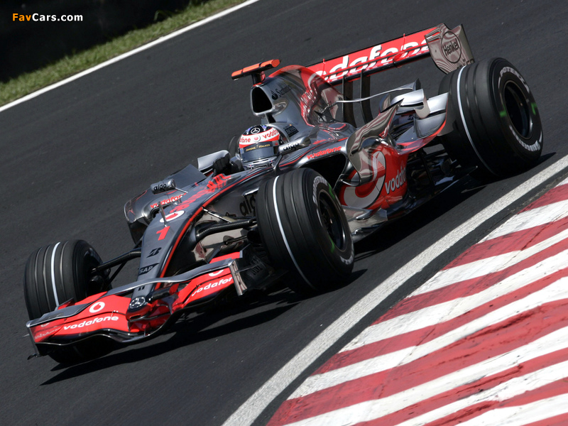 Images of McLaren Mercedes-Benz MP4-22 2007 (800 x 600)