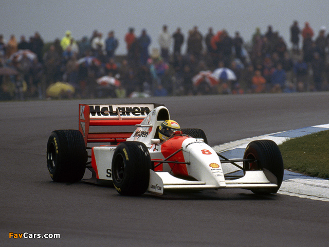 McLaren Ford MP4-8 1993 photos (640 x 480)