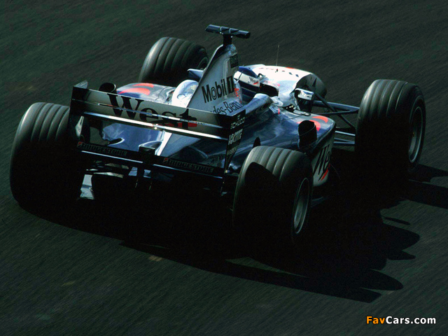 McLaren Mercedes-Benz MP4-15 2000 photos (640 x 480)