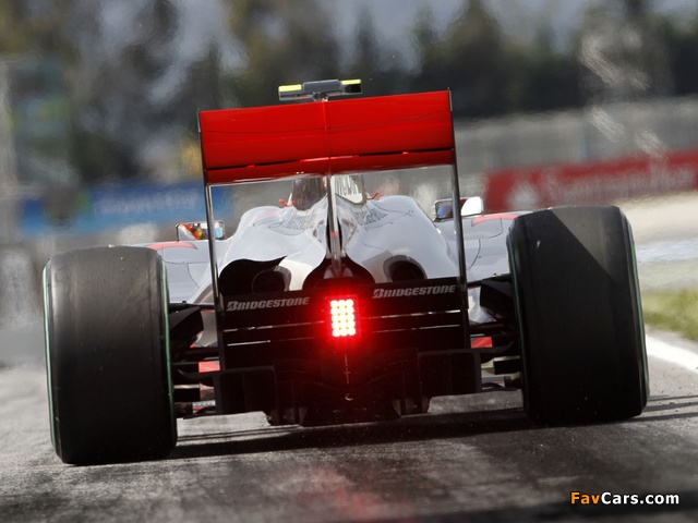 McLaren Mercedes-Benz MP4-25 2010 wallpapers (640 x 480)