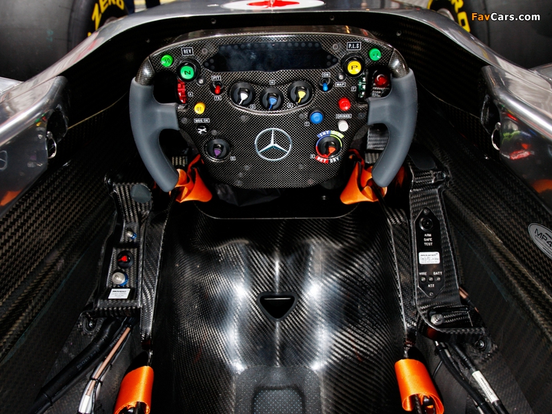 McLaren Mercedes-Benz MP4-26 2011 pictures (800 x 600)