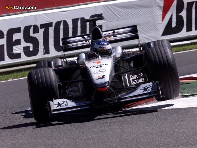 Pictures of McLaren Mercedes-Benz MP4-15 2000 (640 x 480)