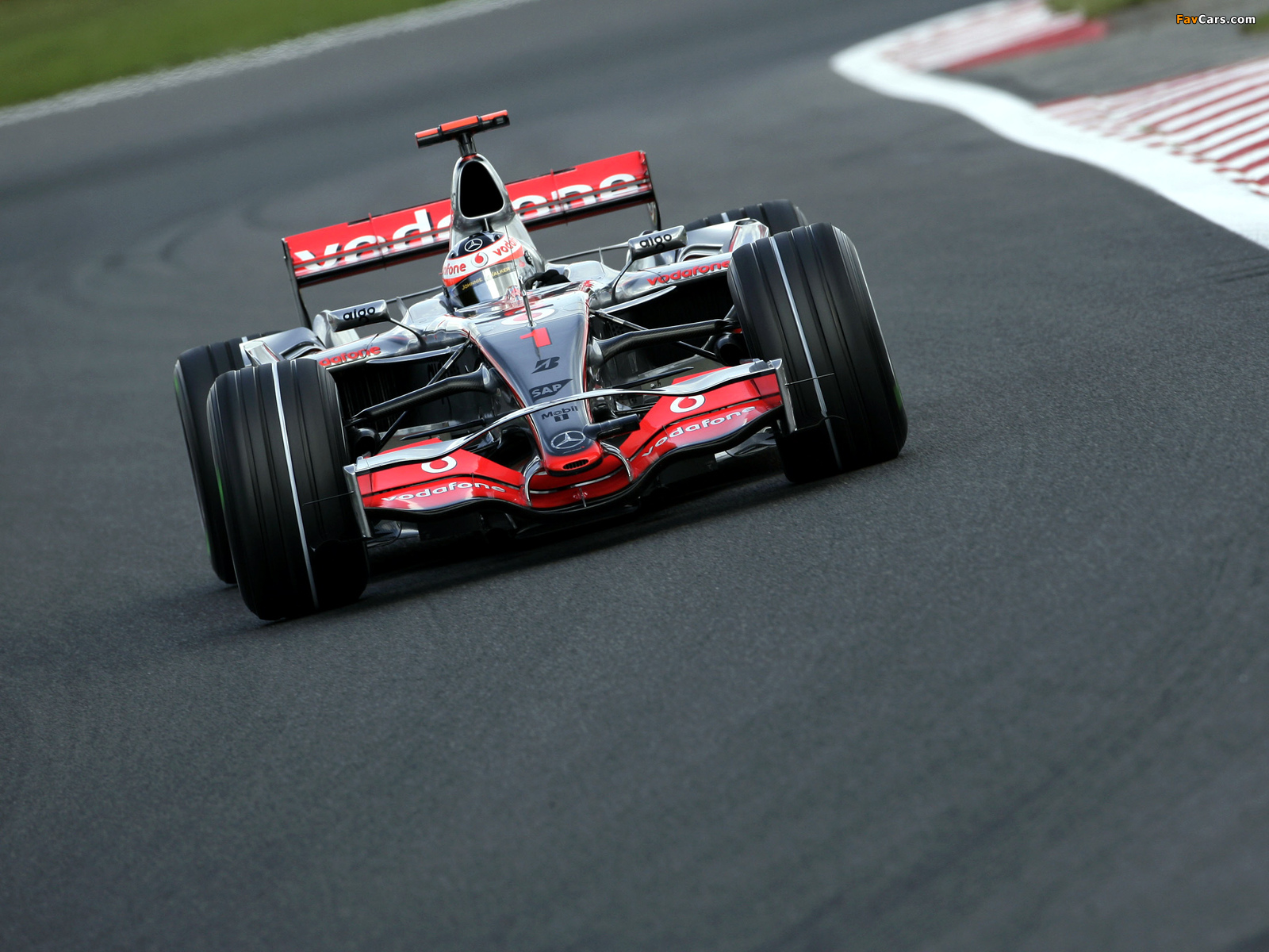 Pictures of McLaren Mercedes-Benz MP4-22 2007 (1600 x 1200)