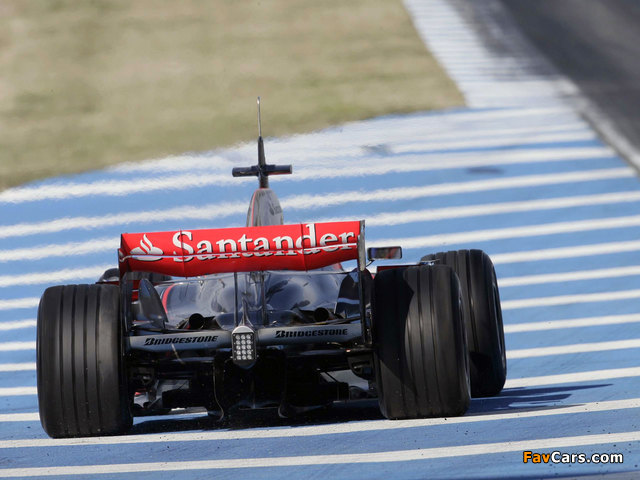 Pictures of McLaren Mercedes-Benz MP4-23 2008 (640 x 480)