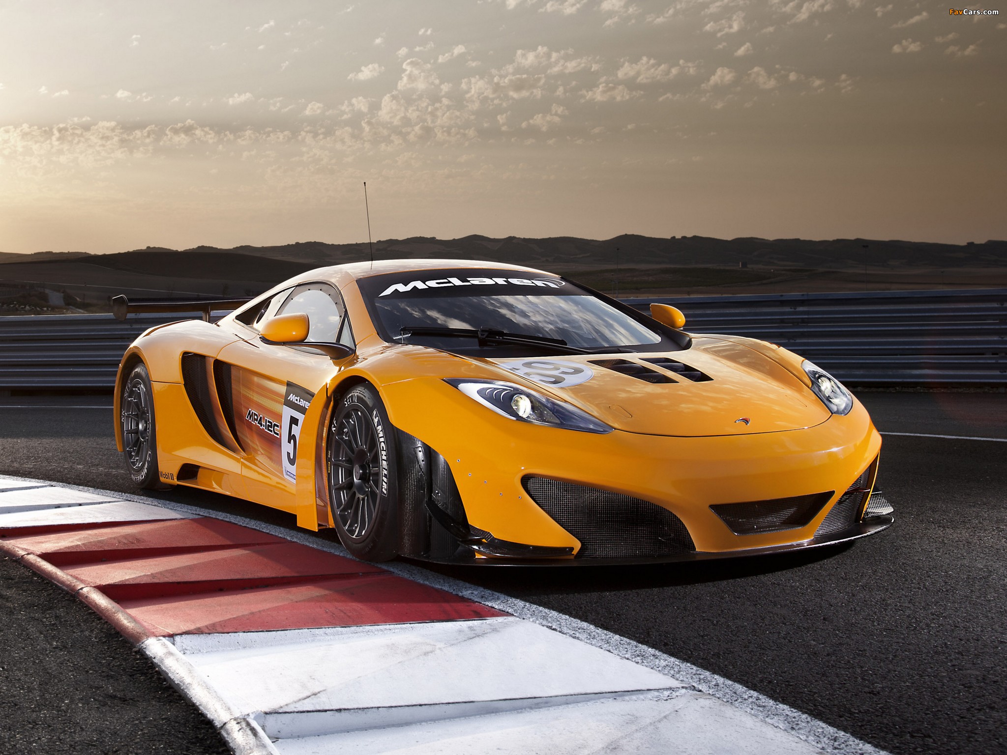 McLaren MP4-12C GT3 2011 photos (2048 x 1536)