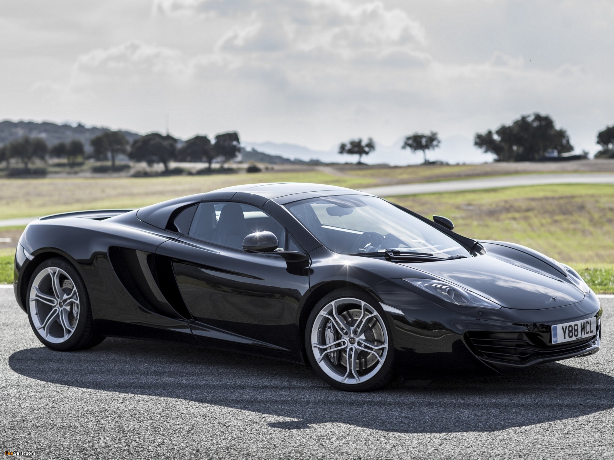 McLaren MP4-12C Spyder 2012–14 photos (2048 x 1536)