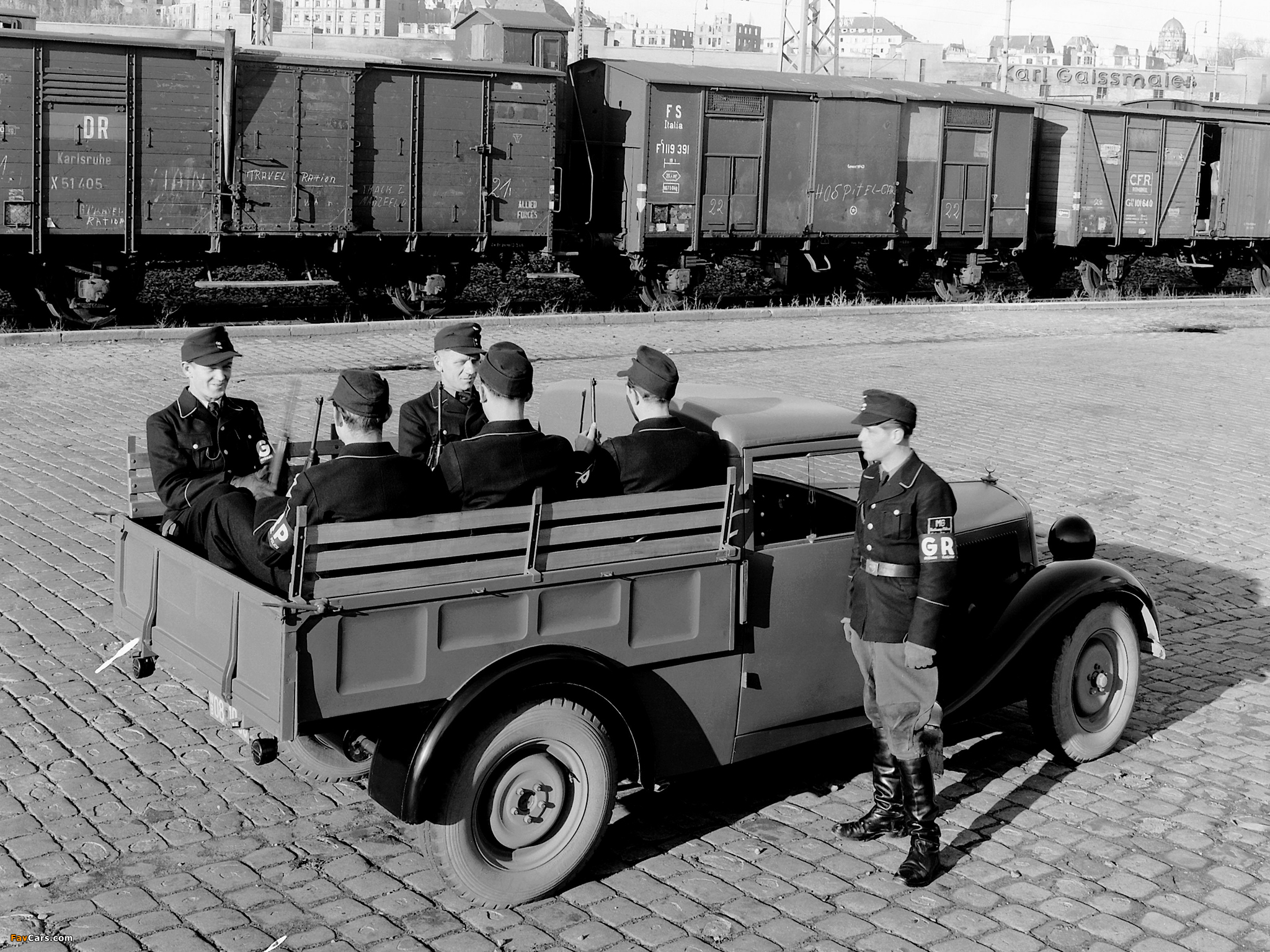 Mercedes-Benz 170 V Polizei-Streifenwagen (W136) 1946–47 pictures (2048 x 1536)