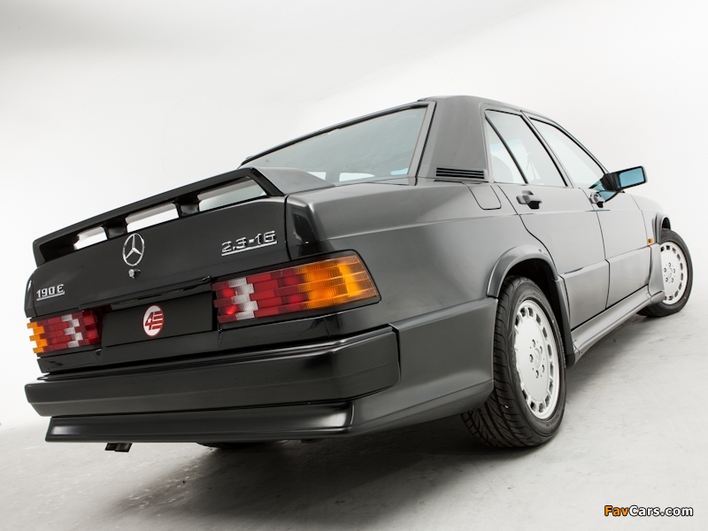 Photos of Mercedes-Benz 190 E 2.3-16 UK-spec (W201) 1984–88 (800 x 600)