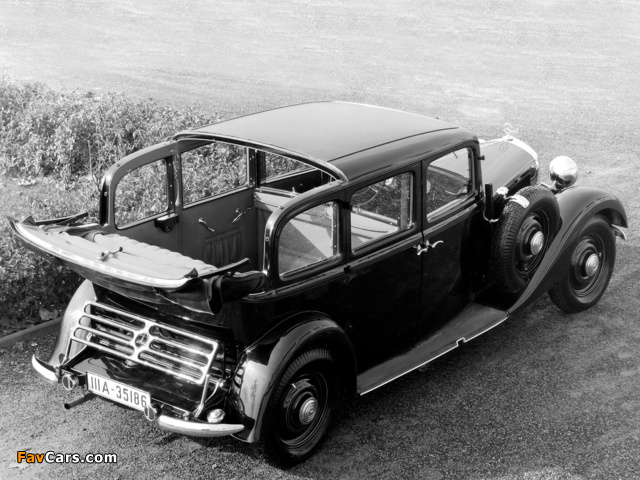 Images of Mercedes-Benz 260D Landaulet (W138) 1936 (640 x 480)