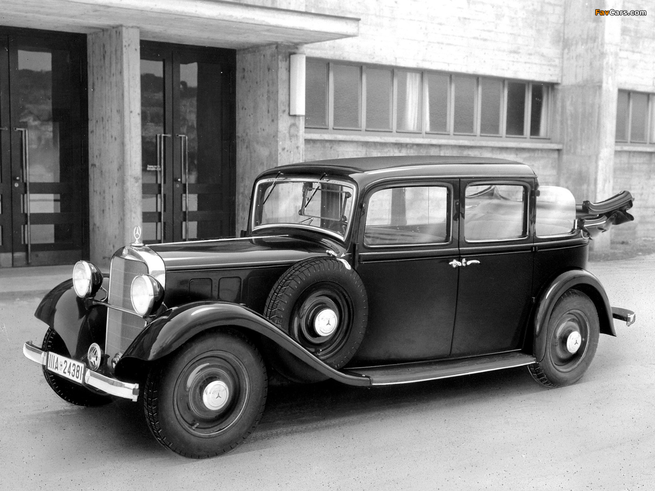 Mercedes-Benz 260D Landaulet (W138) 1936 photos (1280 x 960)