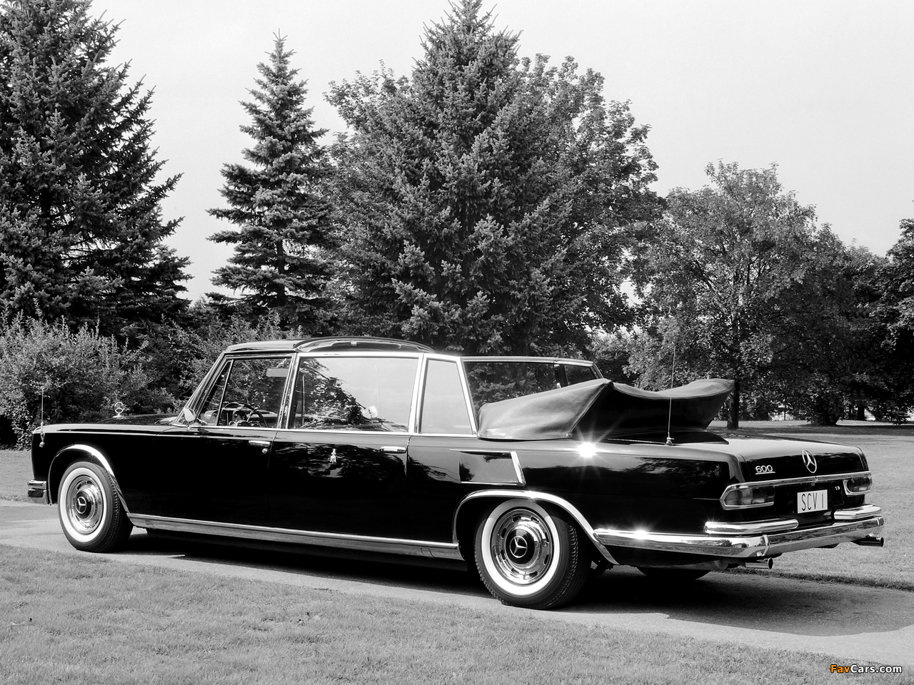 Images of Mercedes-Benz 600 Pullman Landaulet Popemobile (W100) 1965 (1280 x 960)