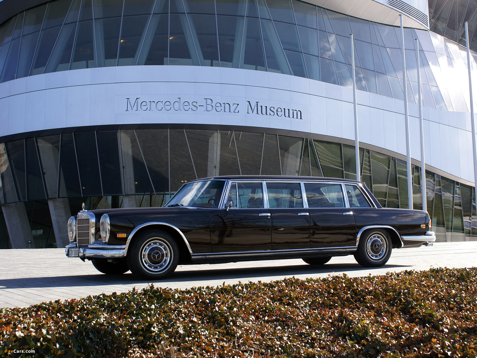 Images of Mercedes-Benz 600 6-door Pullman Limousine (W100) 1964–81 (1600 x 1200)