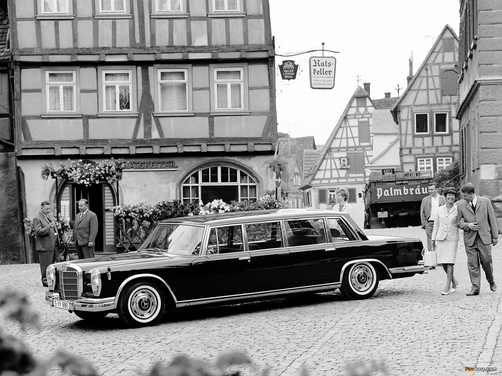Mercedes-Benz 600 4-door Pullman Limousine (W100) 1964–81 images (1600 x 1200)