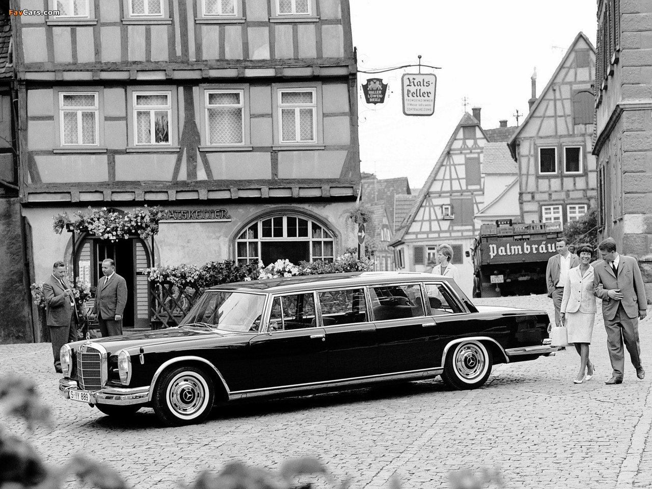 Mercedes-Benz 600 4-door Pullman Limousine (W100) 1964–81 images (1280 x 960)